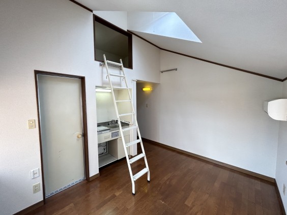 その他　他室参考写真　ロフトがあります