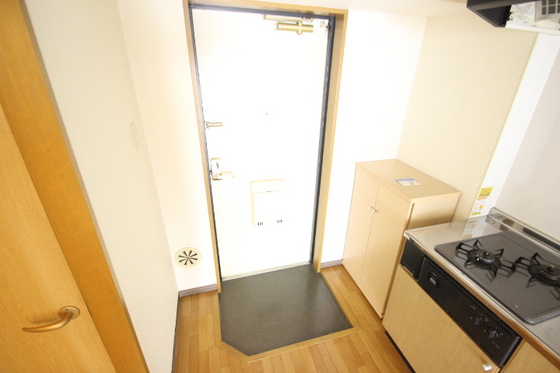 玄関　※別部屋の写真です