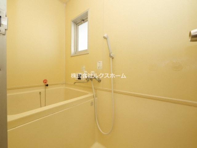 バス・シャワールーム　ゆったり過ごせるお風呂です