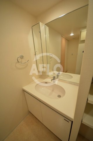 洗面設備　ノステルコート夕陽丘　独立洗面台