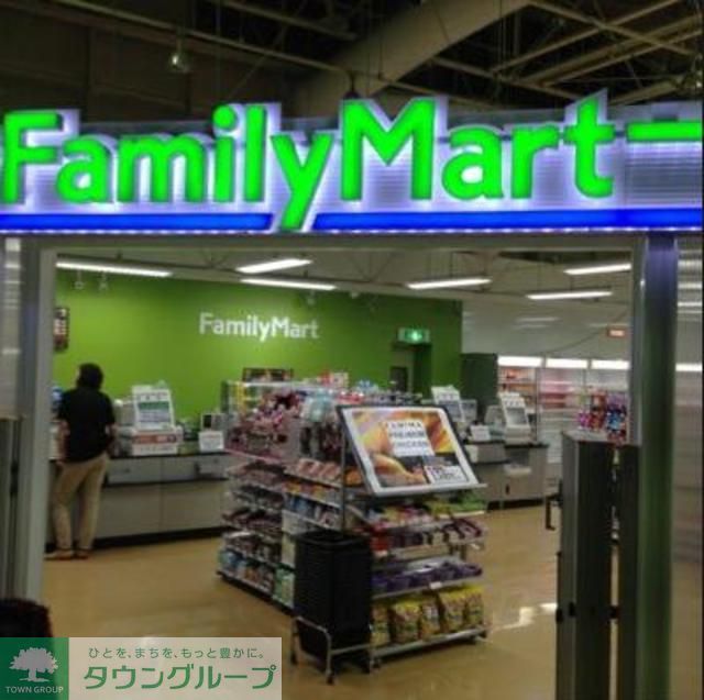 コンビニ　ファミリーマート成蹊学園店（コンビニ）まで500m