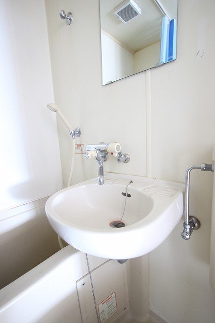 洗面設備　同物件、別号室のものです。