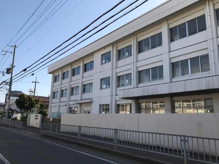小学校　貴崎小学校（小学校）まで800m
