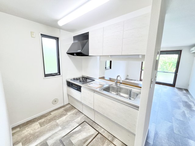 キッチン　※別部屋参考写真