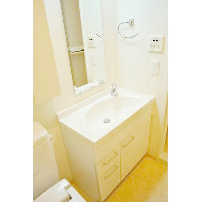 洗面設備　物件の内装です