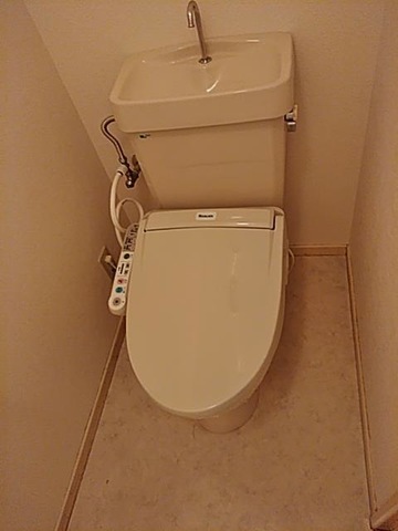 トイレ　※別室の参考写真の為、現況優先です。