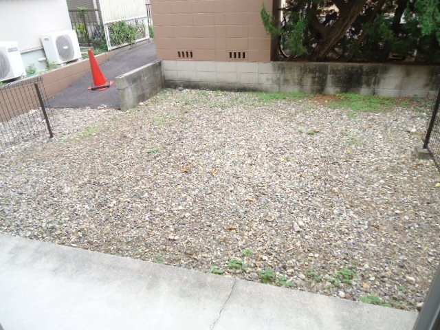 庭　※別室の参考写真の為、現況優先です。