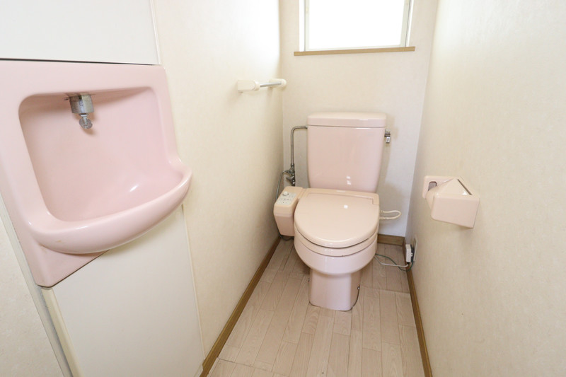 トイレ　温水洗浄便座