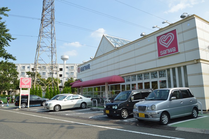 スーパー　sanwa木曽店　徒歩9分（スーパー）まで688m