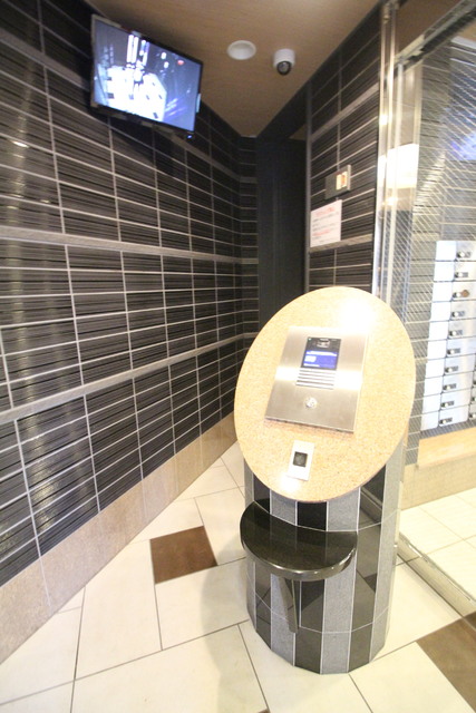 セキュリティ　オートロック＆防犯カメラ