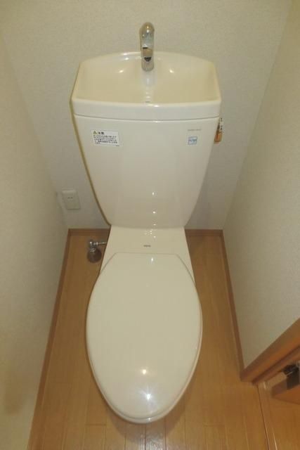 トイレ　清潔感のあるトイレです。