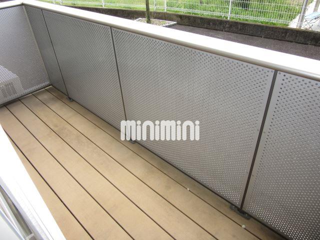 バルコニー　日当たりの良いベランダ