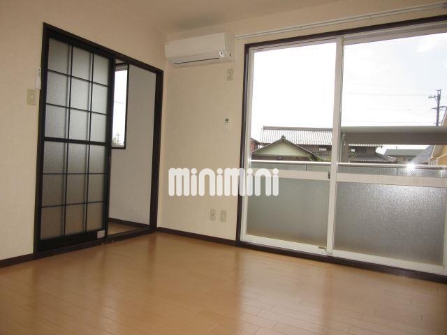 居室・リビング　エアコン付きの洋室