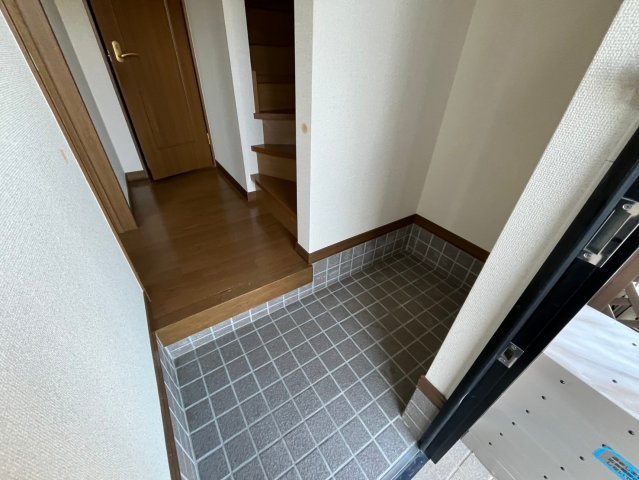 玄関　※同物件別号室の写真になります