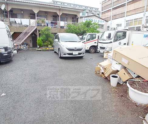 駐車場　目の前に駐車場・
