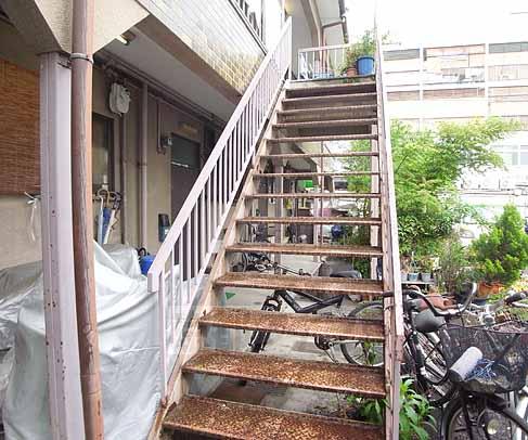 その他共有部分　懐かしさを感じる階段！
