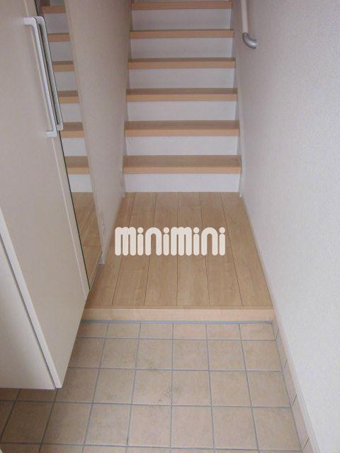 玄関　玄関からの様子です。