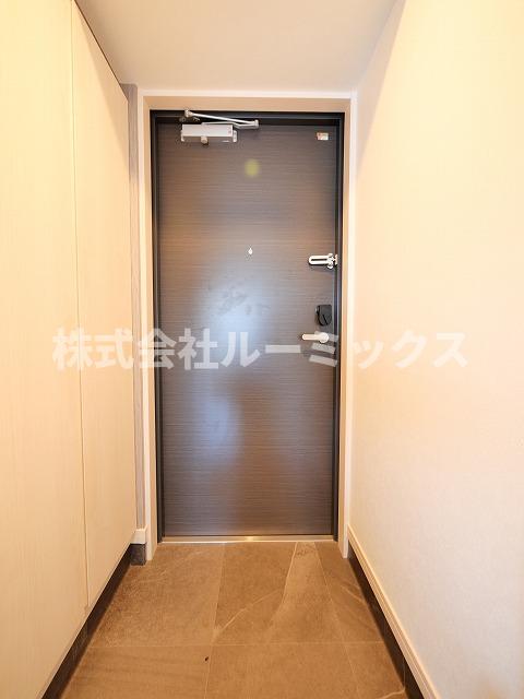 玄関　現状優先です