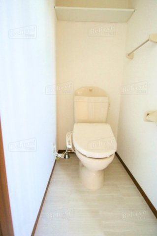 トイレ　嬉しい温水洗浄便座付き♪