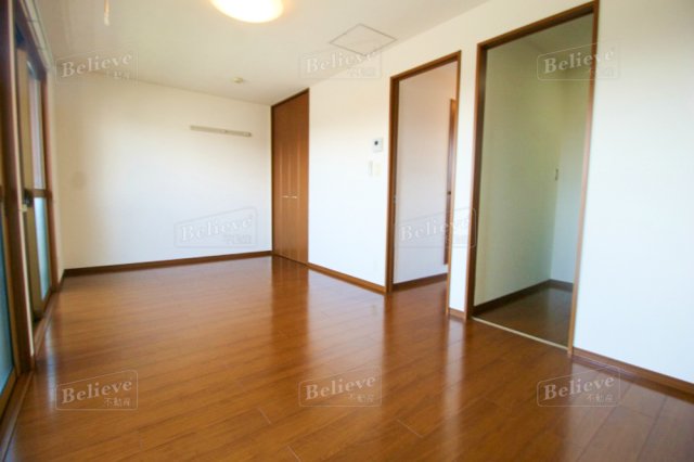 居室・リビング　広い洋室★