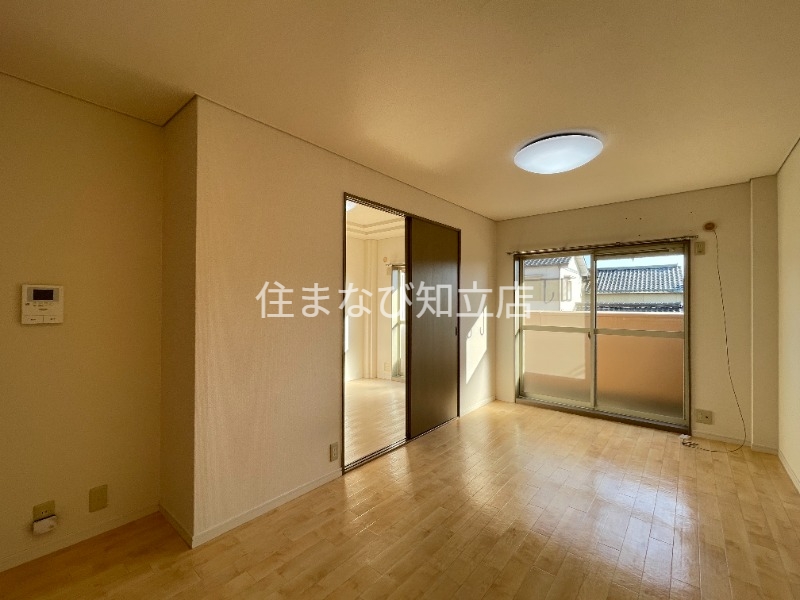 居室・リビング　同型別部屋写真