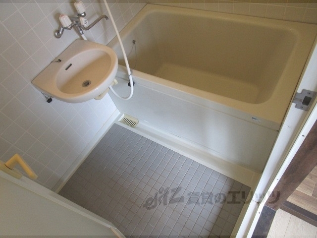 バス・シャワールーム　バス