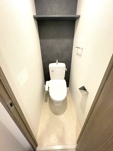 トイレ　(参考)同マンション同間取り他部屋の写真