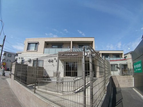 幼稚園・保育園　キートスチャイルドケア幕張本郷（幼稚園・保育園）まで123m