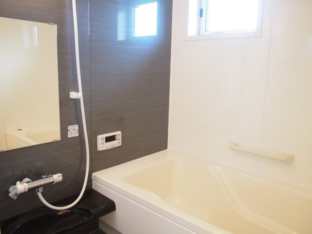 バス・シャワールーム　別のお部屋の写真です。