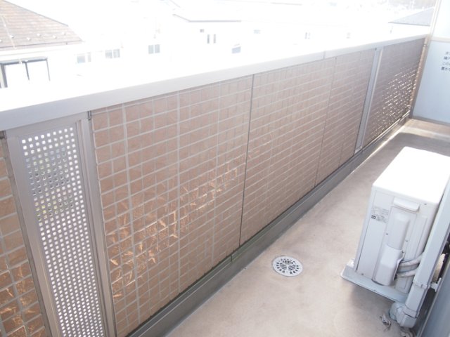 バルコニー　別のお部屋の写真です。