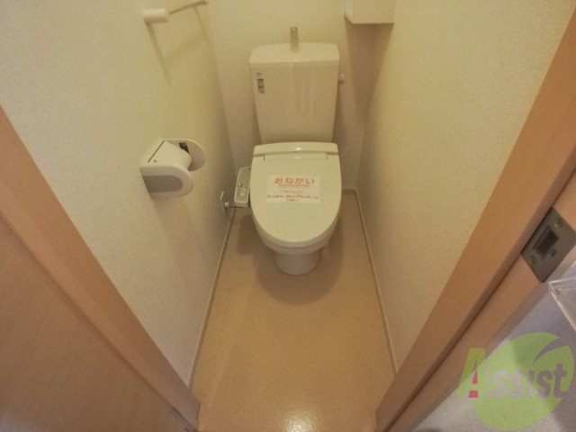 トイレ　トイレはシンプルかつオーソドックスで使いやすそうですね。