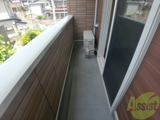 バルコニー　バルコニーは有りませんが洗濯物はしっかり干せそうです。