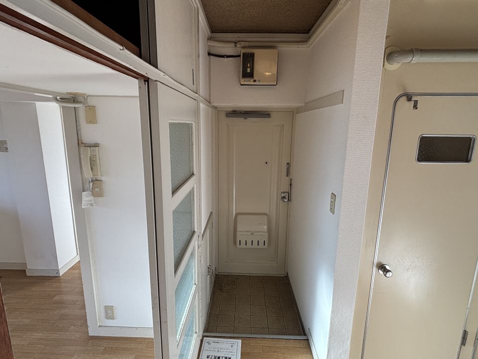 玄関　シューズボックスあります