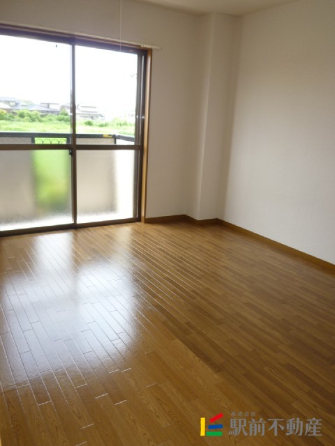 居室・リビング　日当たり良好です♪