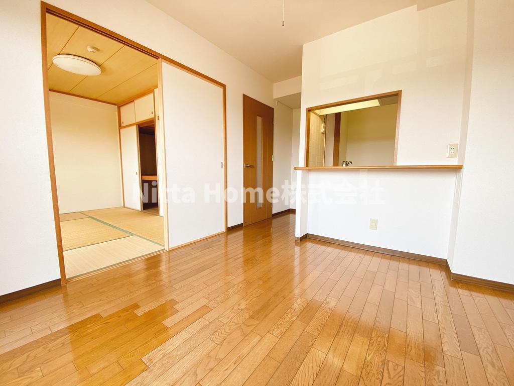 居室・リビング　９．５帖の広々ダイニングです★