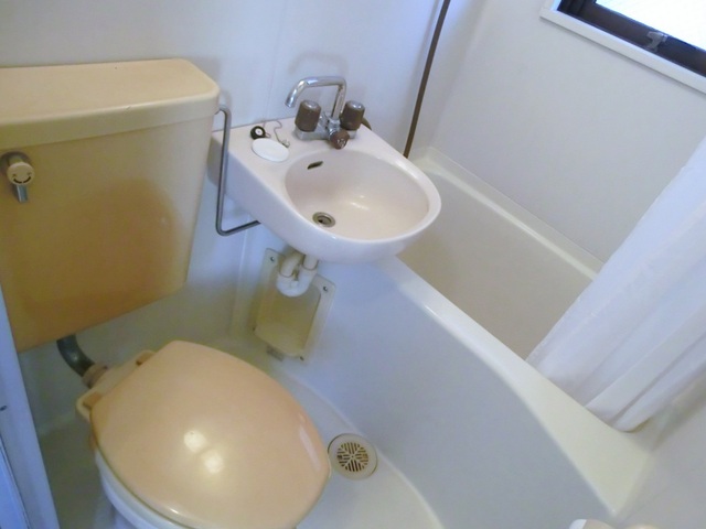 バス・シャワールーム　コンパクトで、お掃除楽チンです☆