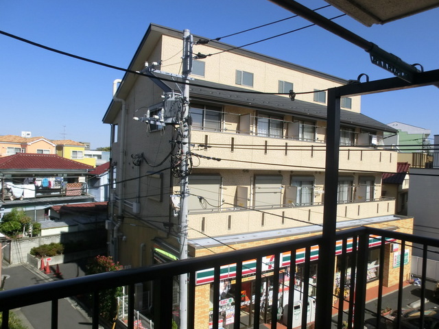 眺望　コンビニが目の前で、急な来客にも便利ですよ♪