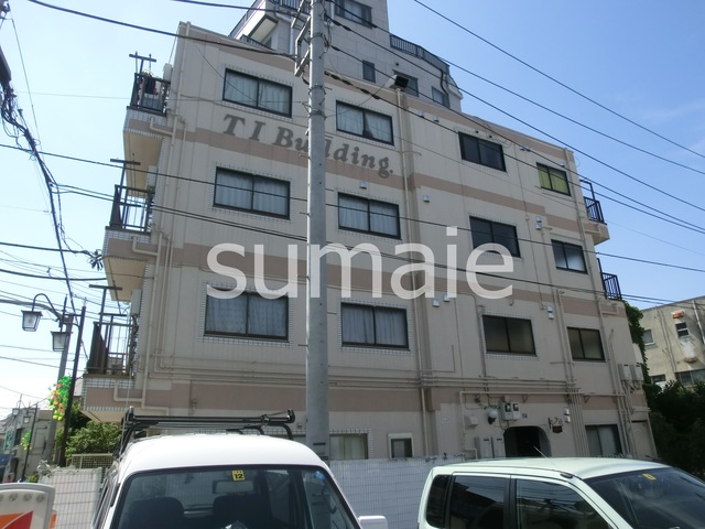 建物外観　通り沿いなので安心出来るマンションです♪