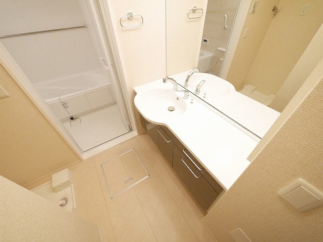 洗面設備　広い洗面スペース