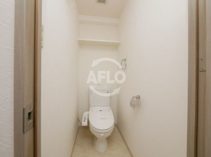 トイレ　ディアグランデ難波東　温水洗浄便座