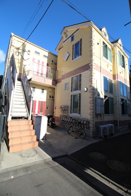 建物外観　閑静な住宅地でゆったりライフスタイルを満喫してください♪