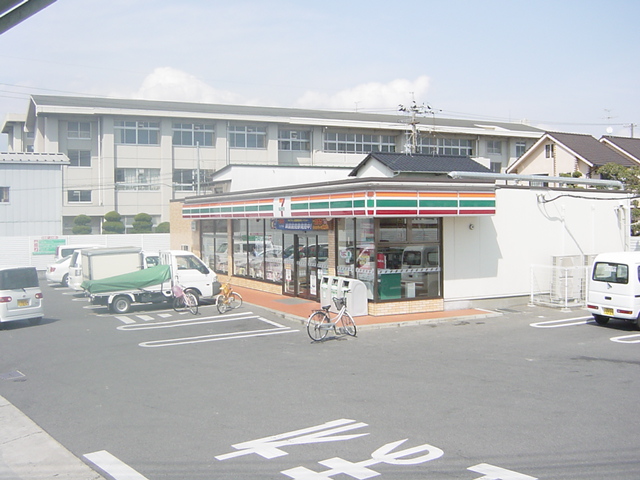 その他　コンビニ（その他）まで580m