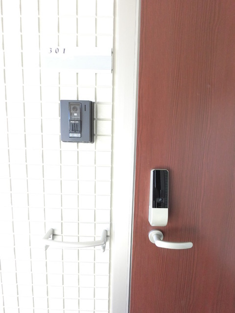セキュリティ　カードキーは防犯性が高く、施錠・開錠がスムーズ