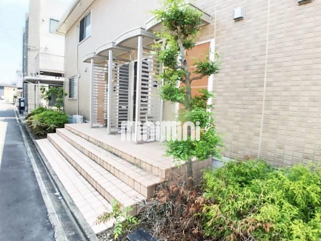 エントランス　建物玄関です