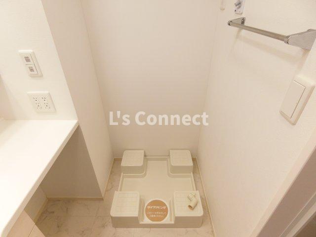その他設備　室内洗濯機置き場には排水パン付き。