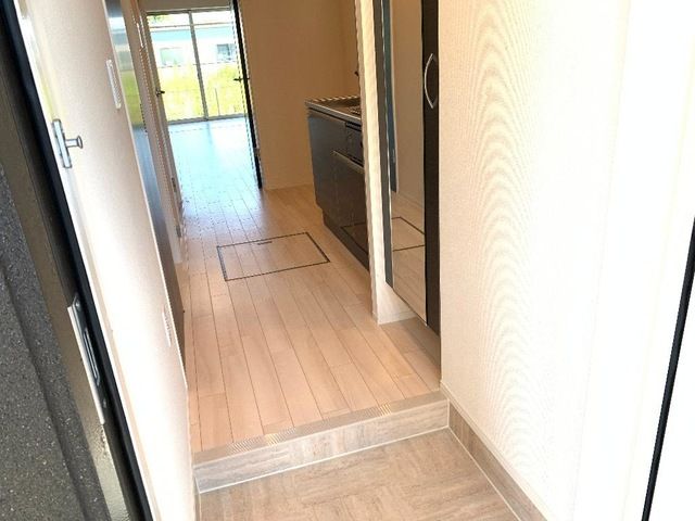 玄関　内装イメージ画像