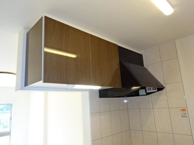 収納　吊り戸棚