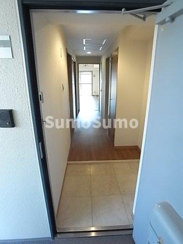 玄関　収納もある玄関です