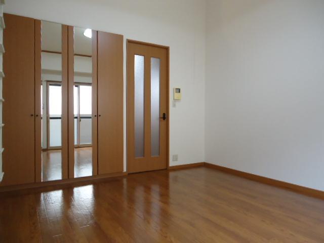 居室・リビング　室内