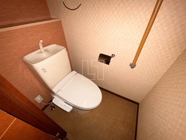 トイレ　コンソラーレ日本橋　温水洗浄便座